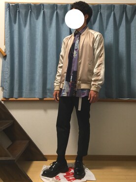 「STUDIOUS（ステュディオス）のSTUDIOUS トリアセテートサテンスカジャン 【先行予約】（ブルゾン、ベージュ系）」を使った、kouさん（メンズ・165cm）の春コーディネート