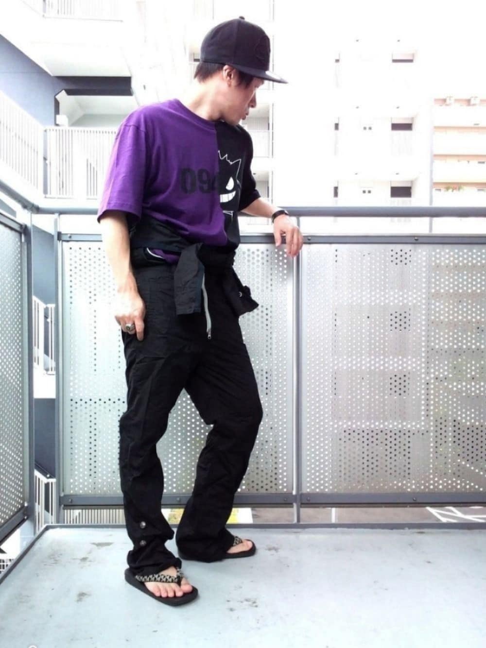 「GU、春夏コーデ、シンプル、モノトーン、低身長、つなぎ、おしゃれさんと繋がりたい、プチプラ、今日のコーデ」｜「GUのアイテム（トップス、ブラック系）」を使った、ゆきだるまさん（メンズ・168cm）の夏コーディネートの1枚目の写真
