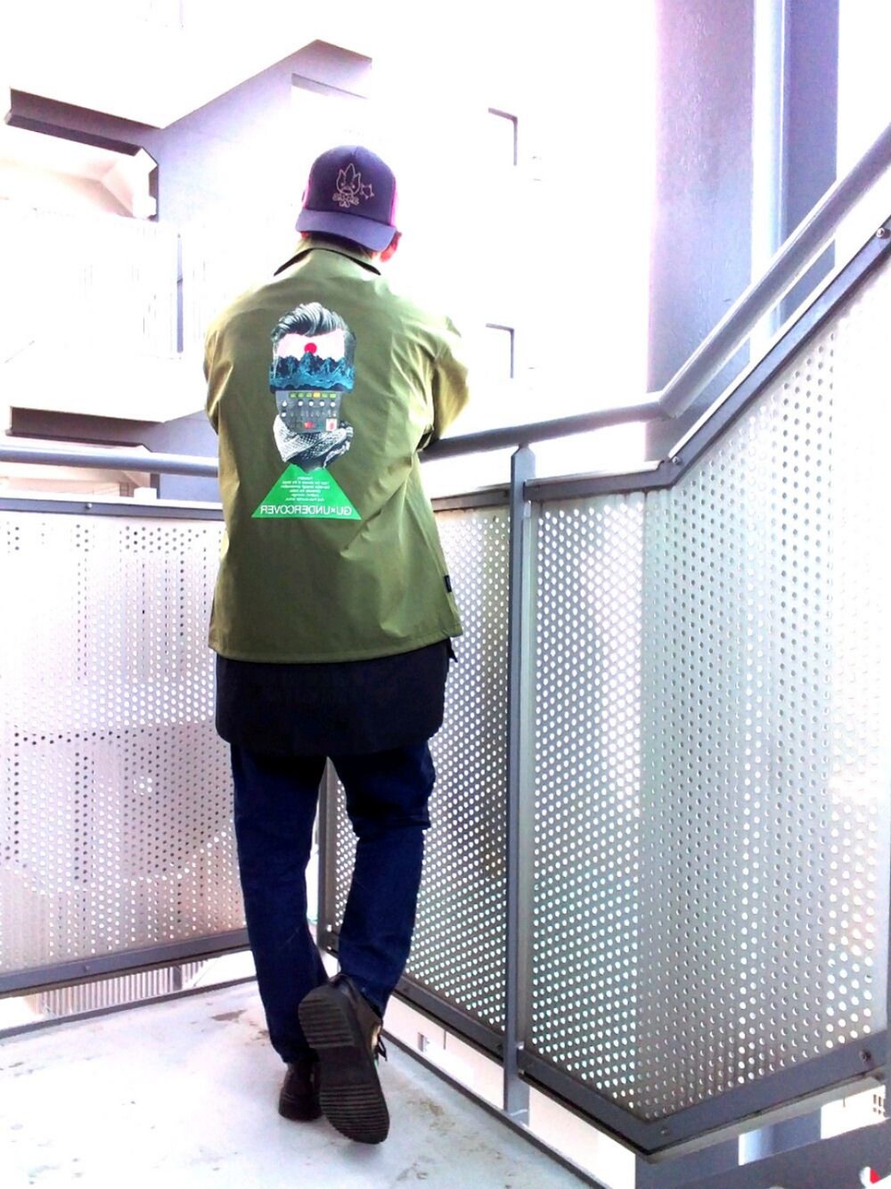 「アンダーカバー、GU、プチプラ、GUコーデ、グリーン、低身長、大人カジュアル、キャップ、革靴」｜「GUのコーチジャケット　GU✕UNDERCOVER Msize（ナイロンジャケット、グリーン系）」を使った、ゆきだるまさん（メンズ・168cm）の春コーディネートの1枚目の写真