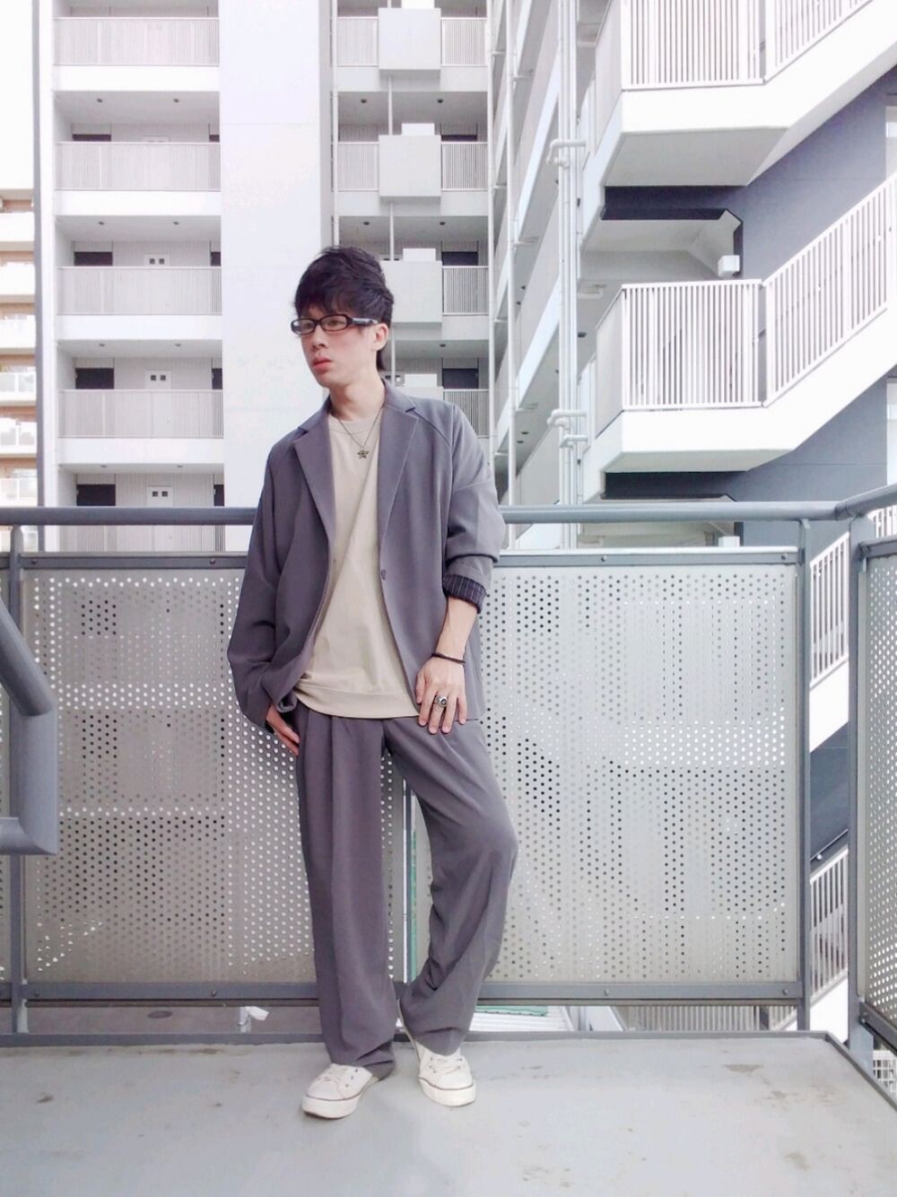 「めがね、メガネ男子、低身長、セットアップ、おしゃれさんと繋がりたい、お洒落さんとつながりたい、きれいめカジュアル、スラックス、これが私をアゲる服、今日のコーデ」｜「PPFMのアイテム（シューズ、ホワイト系）」を使った、ゆきだるまさん（メンズ・168cm）の春コーディネートの1枚目の写真