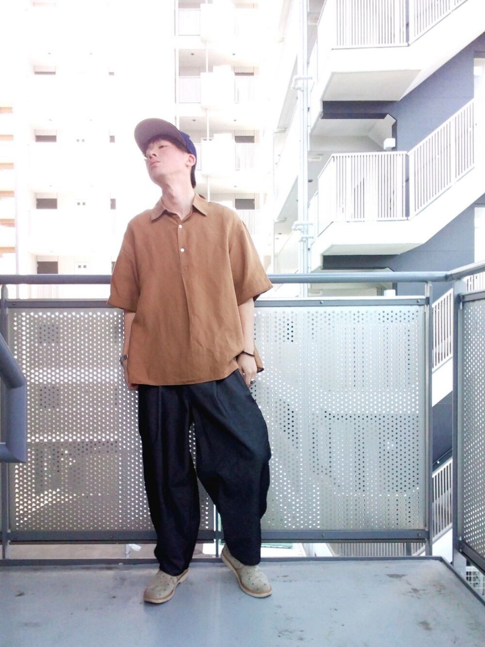 「低身長、プチプラ、おしゃれさんと繋がりたい、リラックススタイル、カジュアル、ゆるコーデ、キャップ、デニム、ユニクロ、UNIQLO」｜「PPFMのアイテム（ブーツ、ベージュ系）」を使った、ゆきだるまさん（メンズ・168cm）の夏コーディネートの1枚目の写真