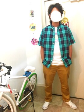 「アイテム（チノパンツ、オレンジ系）」を使った、マンジロウさん（メンズ・182cm）の春コーディネート