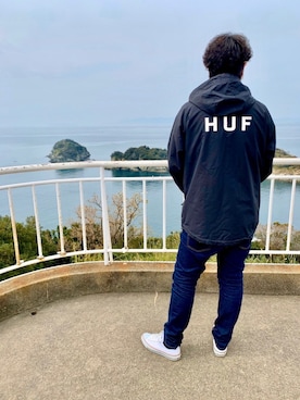 「HUF」｜「アイテム（ナイロンジャケット）」を使った、マンジロウさん（メンズ・182cm）の春コーディネート