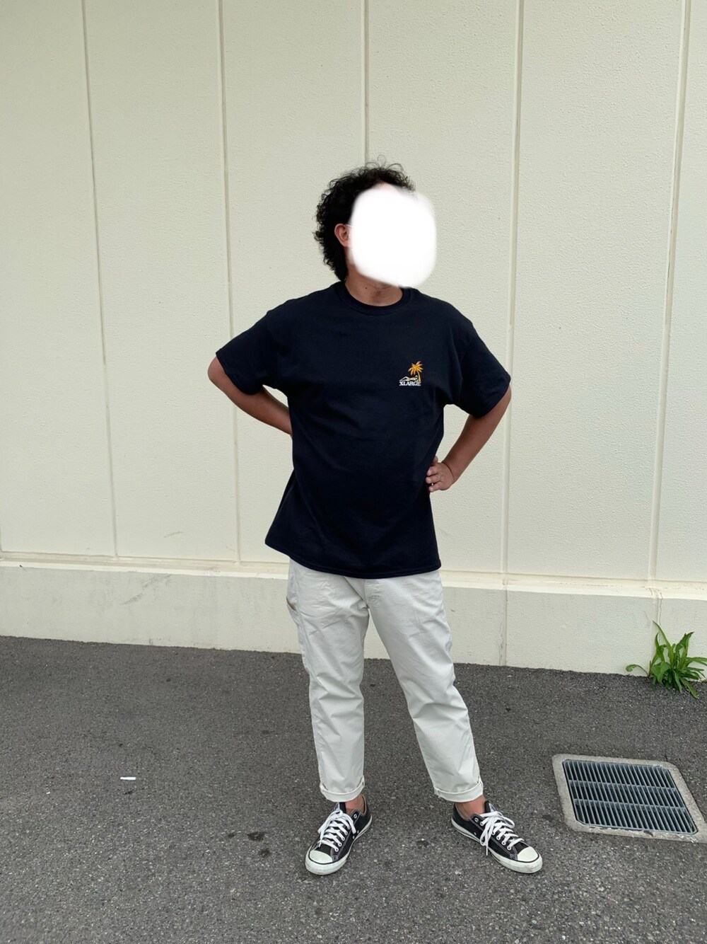 「エクストララージ、大人カジュアル、Tシャツ、カジュアル、休日スタイル、ユニクロ、LEE、夏、コンバース」｜「XLARGEのS/S TEE ACCIDENT（Tシャツ/カットソー、ブラック系）」を使った、マンジロウさん（メンズ・182cm）の夏コーディネートの1枚目の写真