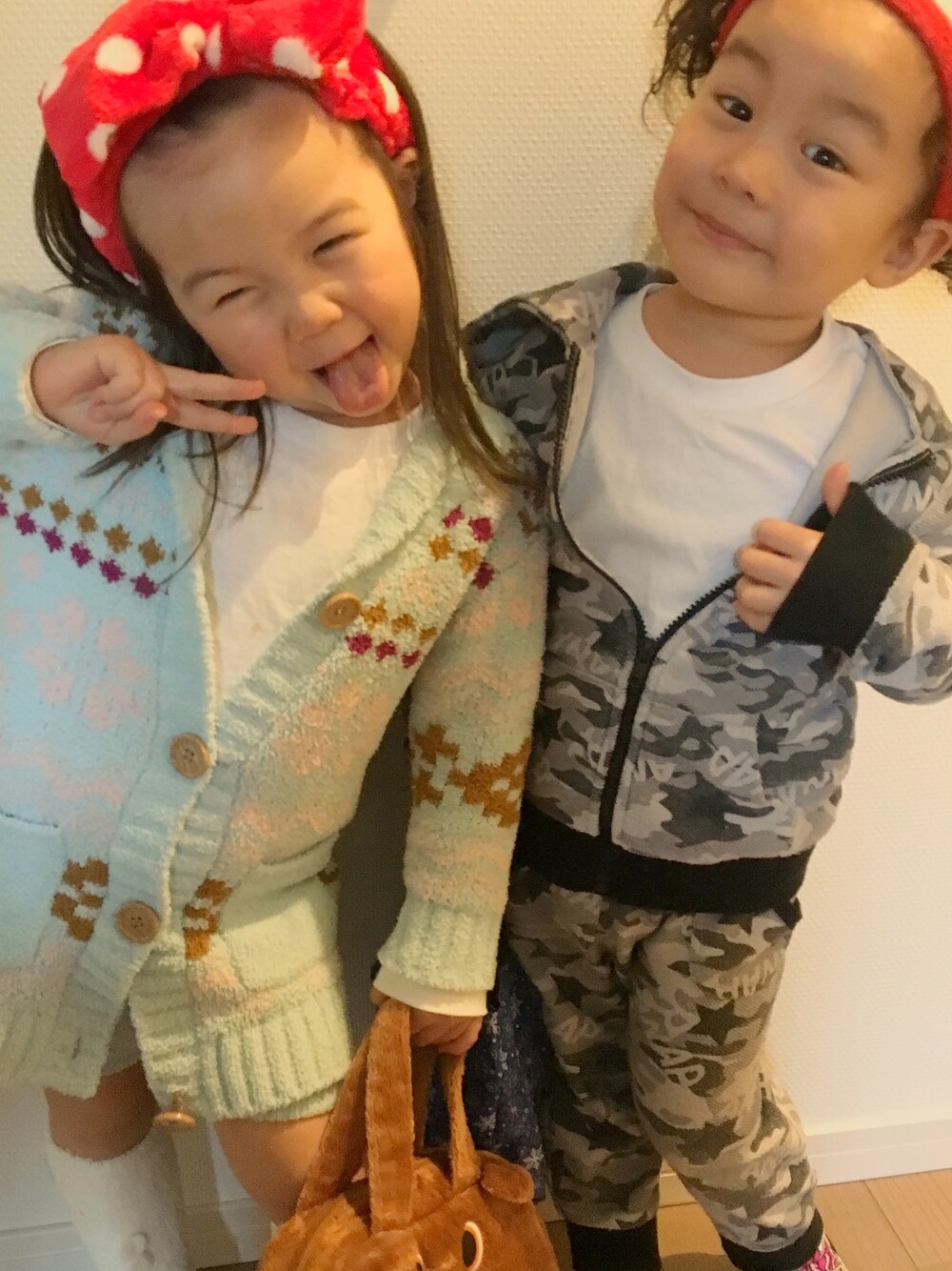 「女の子コーデ、男の子コーデ、セットアップ、ルームウェア、ショートパンツ、ターバン」｜「BREEZEのフォークロアロングカーディガン（カーディガン/ボレロ、ブルー系）」を使った、にい★けいさん（キッズ・100cm）の冬コーディネートの1枚目の写真
