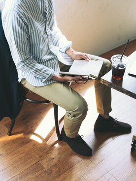 「カフェ」｜「アイテム（その他アウター）」を使った、Taniさん（メンズ・172cm）の春コーディネート