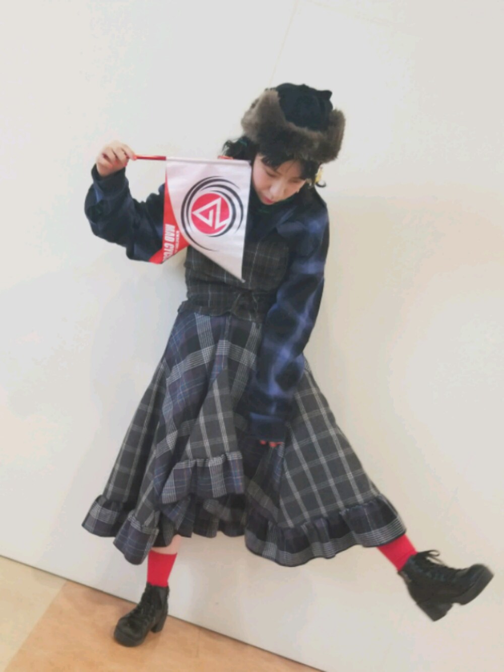 「冬、カジュアル、fashion、チェックシャツ、チェック、ootd、GENERATIONS、ライブ、ブーツ、重ね着」｜「jouetieのアシメフリルミディスカート（スカート、パープル系）」を使った、hashiさん（レディース・156cm）の冬コーディネートの1枚目の写真