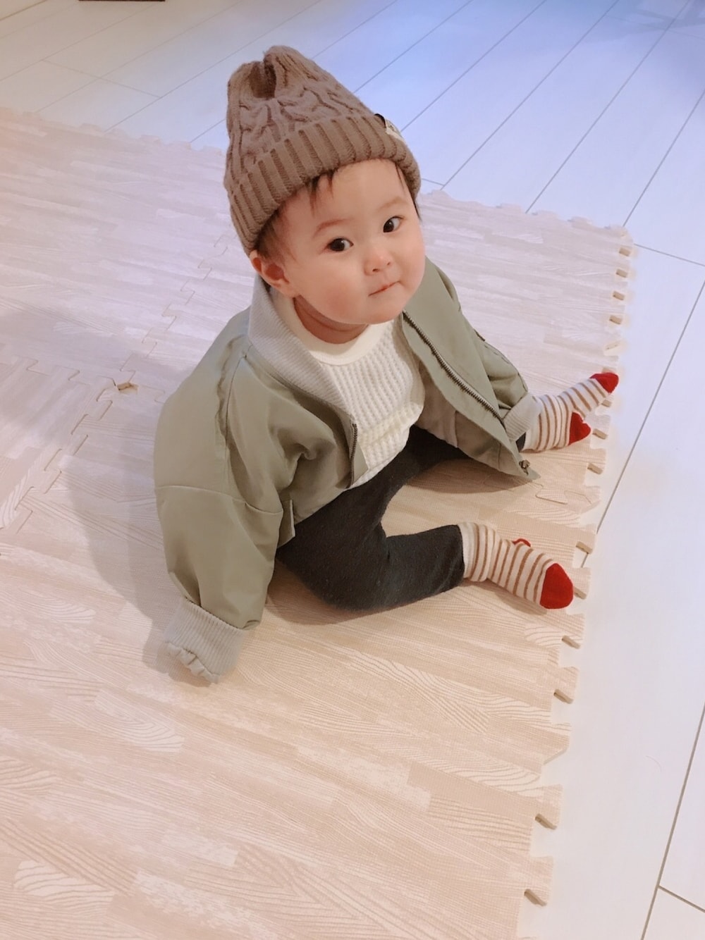 「休日スタイル、カジュアル、おしゃれさんと繋がりたい、ベビーコーデ、韓国子供服、シンプルコーデ、ワッフルTシャツ、80cm、8ヶ月、赤ちゃんコーデ」｜「西松屋のアイテム（Tシャツ/カットソー、ホワイト系）」を使った、miipuuさん（キッズ・145cm）の春コーディネートの1枚目の写真