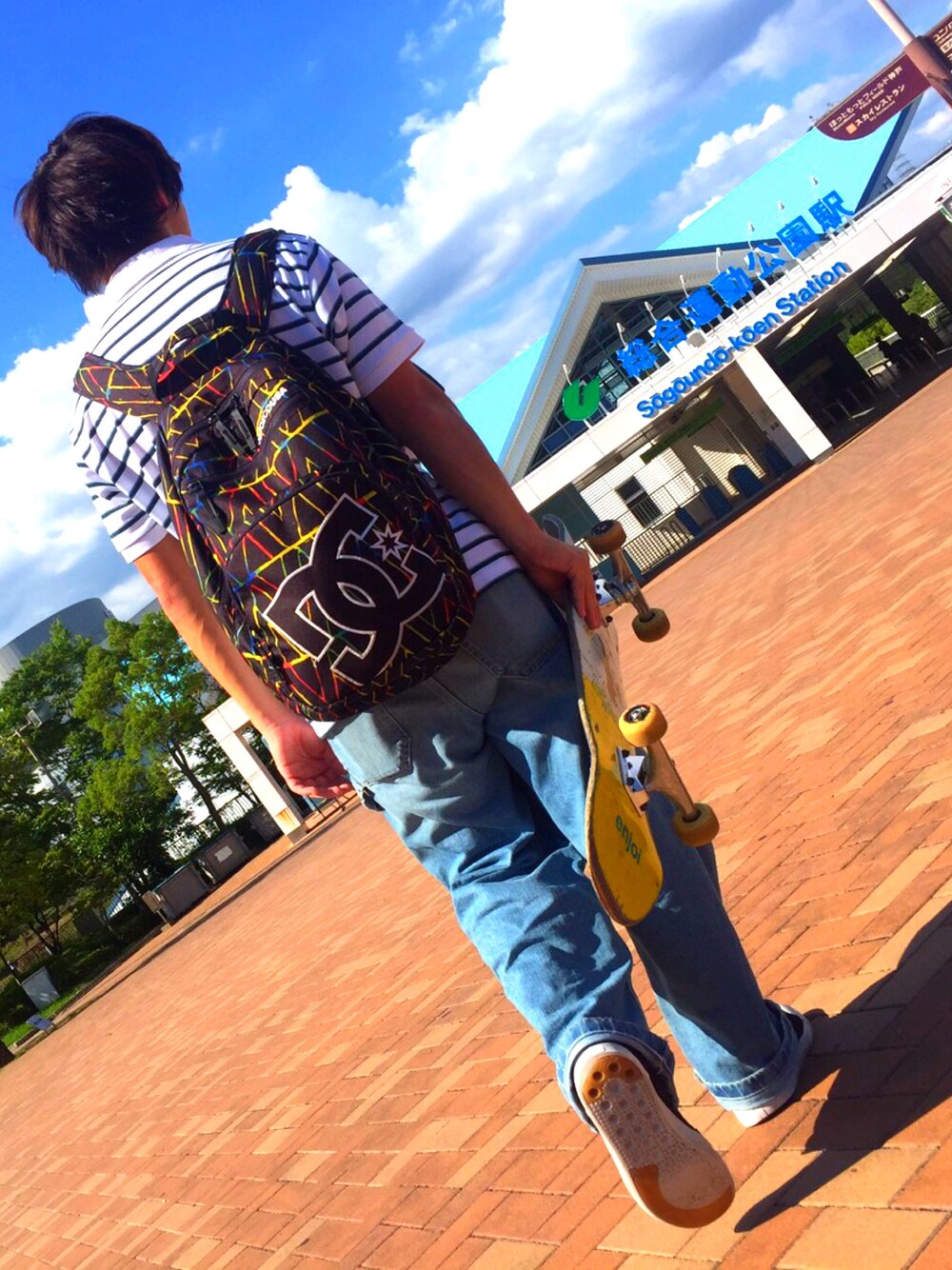 「スケータースタイル、スケーター、DC SHOES、enjoi、SK8　、skateboard、skateboarding、スニーカー、夏、暑い」｜「UNIQLOのドライEXカノコポロシャツ（ボーダー・半袖）＋（ポロシャツ、ホワイト系）」を使った、こうきさん（メンズ・169cm）の夏コーディネートの1枚目の写真