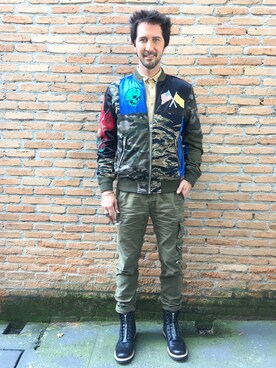「DIESEL（ディーゼル）のアイテム（MA-1）」を使った、Arlindo Grundさん（メンズ・183cm）の夏コーディネート