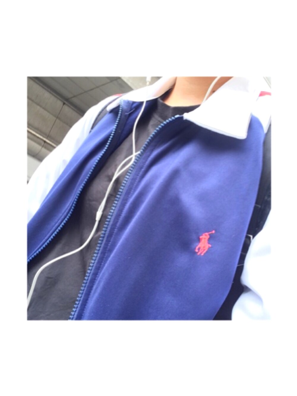「古着、サカイ」｜「POLO RALPH LAURENの古着（パーカー、ブルー系）」を使った、ゆうさん（レディース・160cm）の秋コーディネートの1枚目の写真