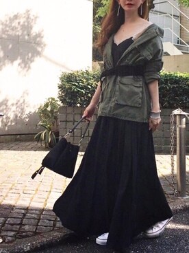 「DRWCYS（ドロシーズ）のアイテム（ミリタリージャケット）」を使った、DRWCYS・PR 生駒典子さん（レディース・159cm）の秋コーディネート