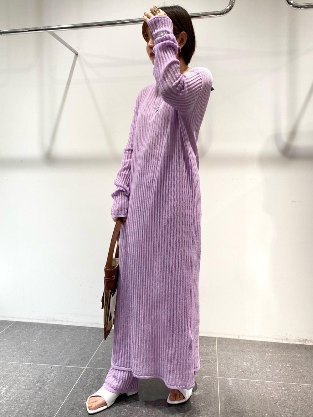 「kbf_ootd、KBF+、KBF、ラベンダー、ニットワンピース、セットアップ、春コーデ、低身長、サンダル、スクエアトゥ」｜「KBF+のKBF+　メッシュニットバックオープンワンピース（ワンピース、パープル系）」を使った、serikaさん（レディース・153cm）の春コーディネートの1枚目の写真