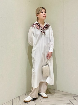 「ミニショルダー」｜「アイテム（財布/小物）」を使った、滝田さん（レディース・164cm）の秋コーディネート