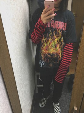 「24karats（トゥウェンティーフォーカラッツ）のアイテム（Tシャツ/カットソー、ブラック系）」を使った、yunaさん（レディース・160cm）の冬コーディネート