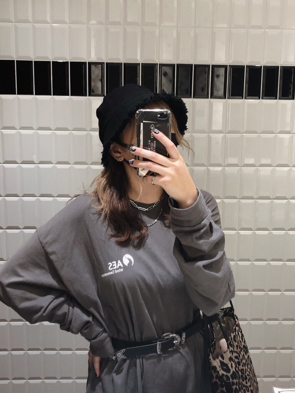 「お洒落さんとつながりたい、秋コーデ、休日コーデ、大人カジュアル、H&M、古着、古着コーデ、WEGO」｜「WEGOのWEGO/フリンジバケットハット（ハット、ブラック系）」を使った、サクラさん（レディース・161cm）の秋コーディネートの1枚目の写真