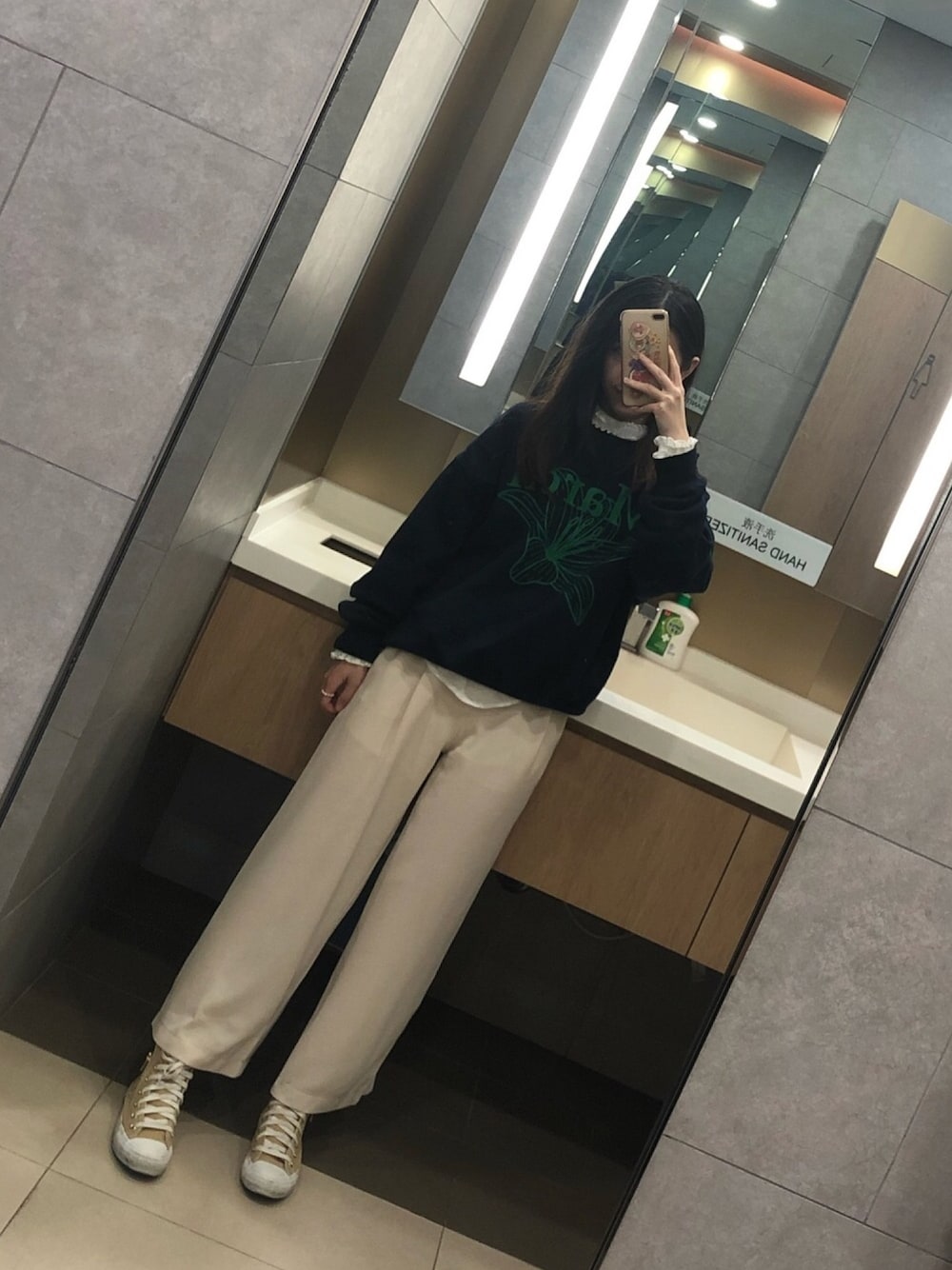 「Mardi Mercrediのアイテム（パーカー、ブルー系）」を使った、大倉氏拖油瓶さん（レディース・160cm）の秋コーディネートの1枚目の写真