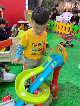 「MIKI HOUSE（ミキハウス）のアイテム（その他パンツ）」を使った、williamyyさん（キッズ・90cm）の秋コーディネート