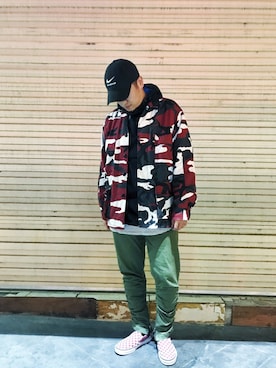 「Mania（マニア）のアイテム」を使った、Yi Gaoさん（メンズ・170cm）の春コーディネート