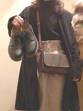 「Dr. Martens（ドクターマーチン）のアイテム（シューズ、ブラック系）」を使った、shiotanさん（レディース）の冬コーディネート