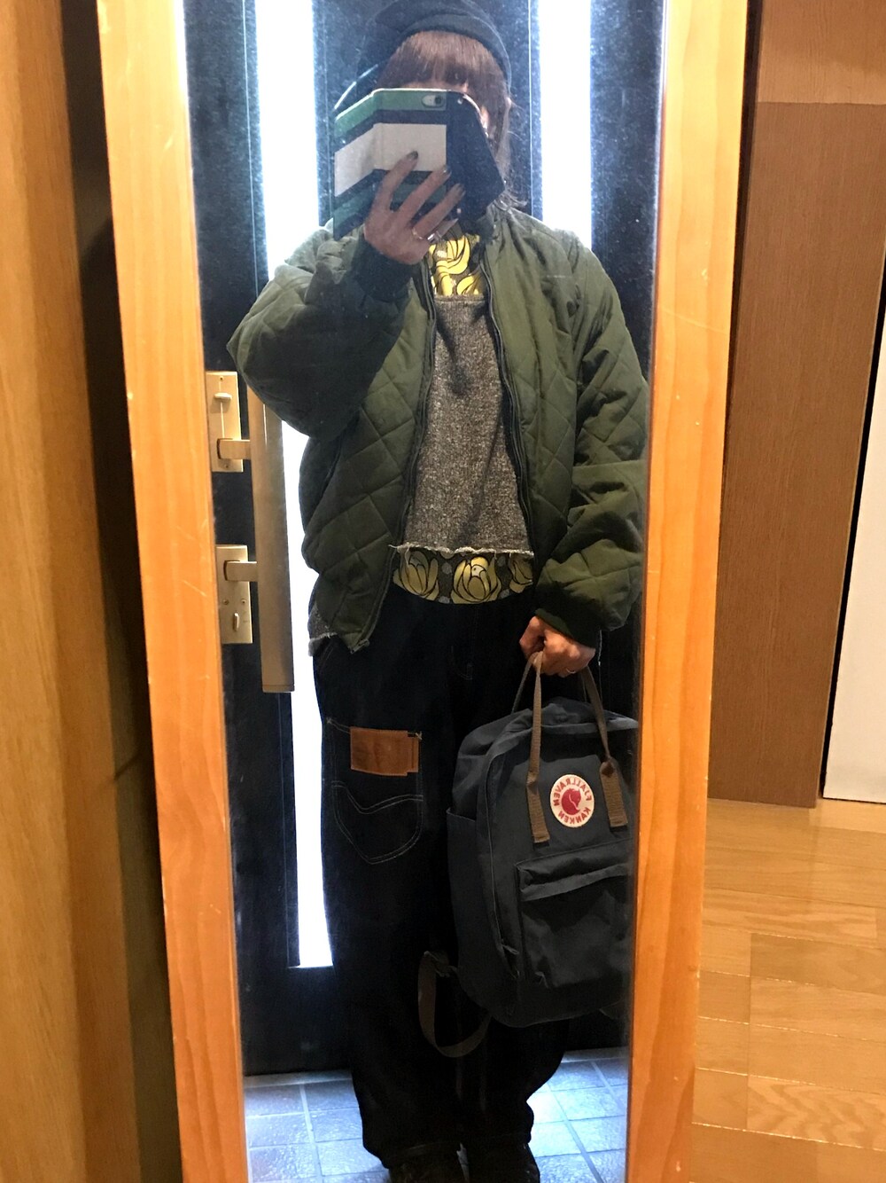 「BARACUTA、バナナ柄、ポンポンベレー帽、切りっぱなし、LEEコラボデニム、カンケン、スタンドカラー」｜「pozzyrapのアイテム（ハンチング/ベレー帽、ブラック系）」を使った、ちすけさん（レディース・155cm）の冬コーディネートの1枚目の写真