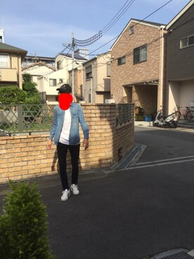 「ARMANI EXCHANGE（アルマーニエクスチェンジ）の【AX アルマーニ エクスチェンジ】パネルキャップ（キャップ、ブラック系）」を使った、拓真さん（メンズ・181cm）の春コーディネート