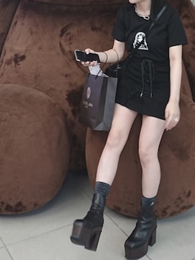 「GUERLAIN（ゲラン）のアイテム」を使った、猫さん（レディース・149cm）の春コーディネート