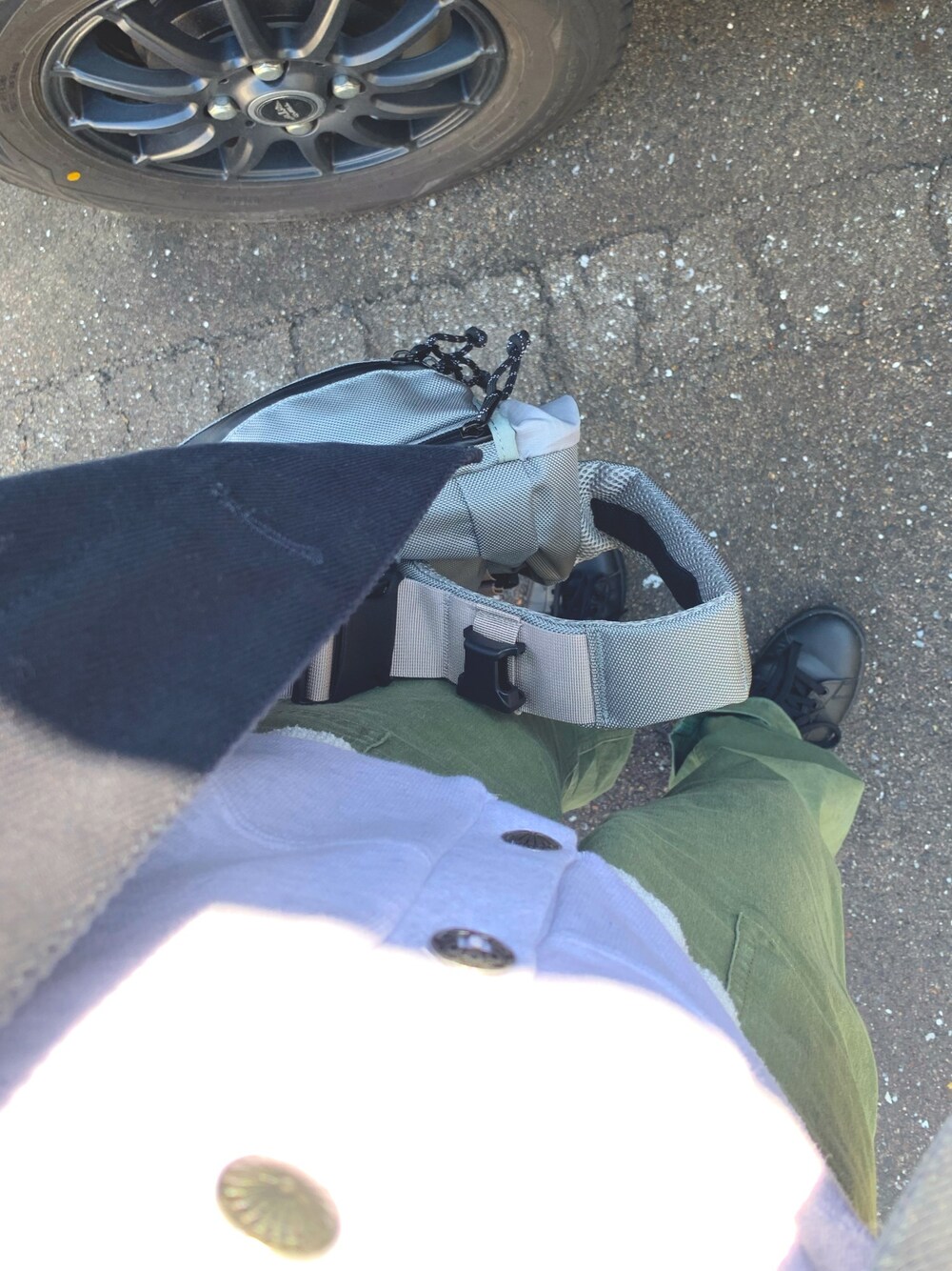 「wdl.の【wdl./ダブリューディーエル】CITY COMMUTER MESSENGER SMALL（メッセンジャーバッグ、グレー系）」を使った、y.さん（レディース・154cm）の冬コーディネートの1枚目の写真