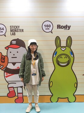 「FREE（フリー）のアイテム」を使った、Elinda Chenさん（レディース・150cm）の春コーディネート