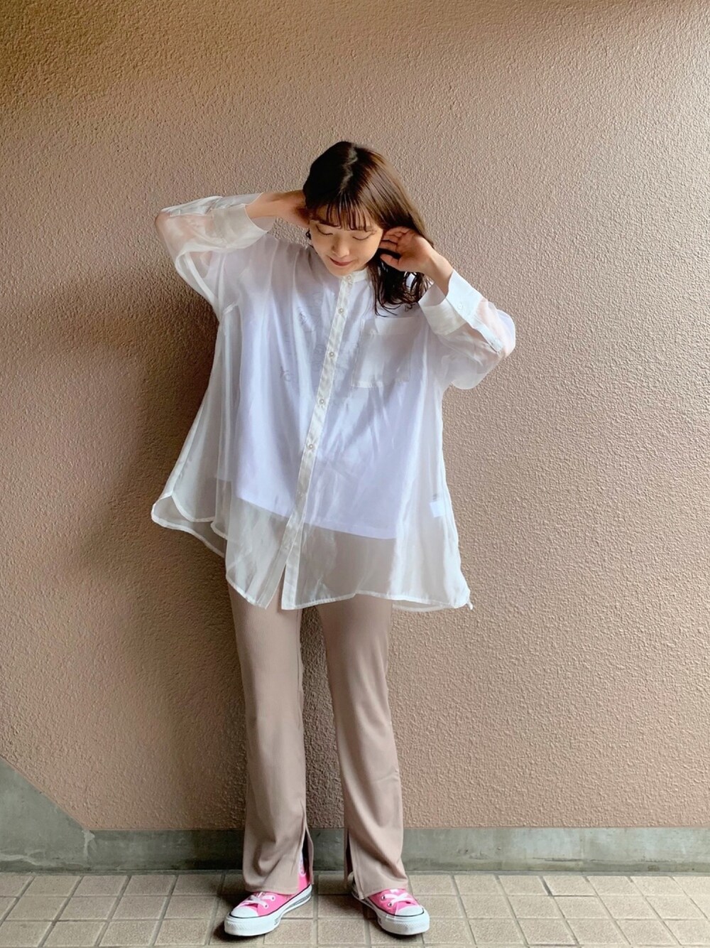 「リブパンツ、Kastane、シアーシャツ、シャツ好き集まれ、シャツスタイル、夏コーデ、プチプラ、GU、パンツスタイル、オトナカジュアル」｜「Kastaneの透けフィラメントBIGシャツ2（シャツ/ブラウス、ホワイト系）」を使った、®️inaさん（レディース・159cm）の夏コーディネートの1枚目の写真