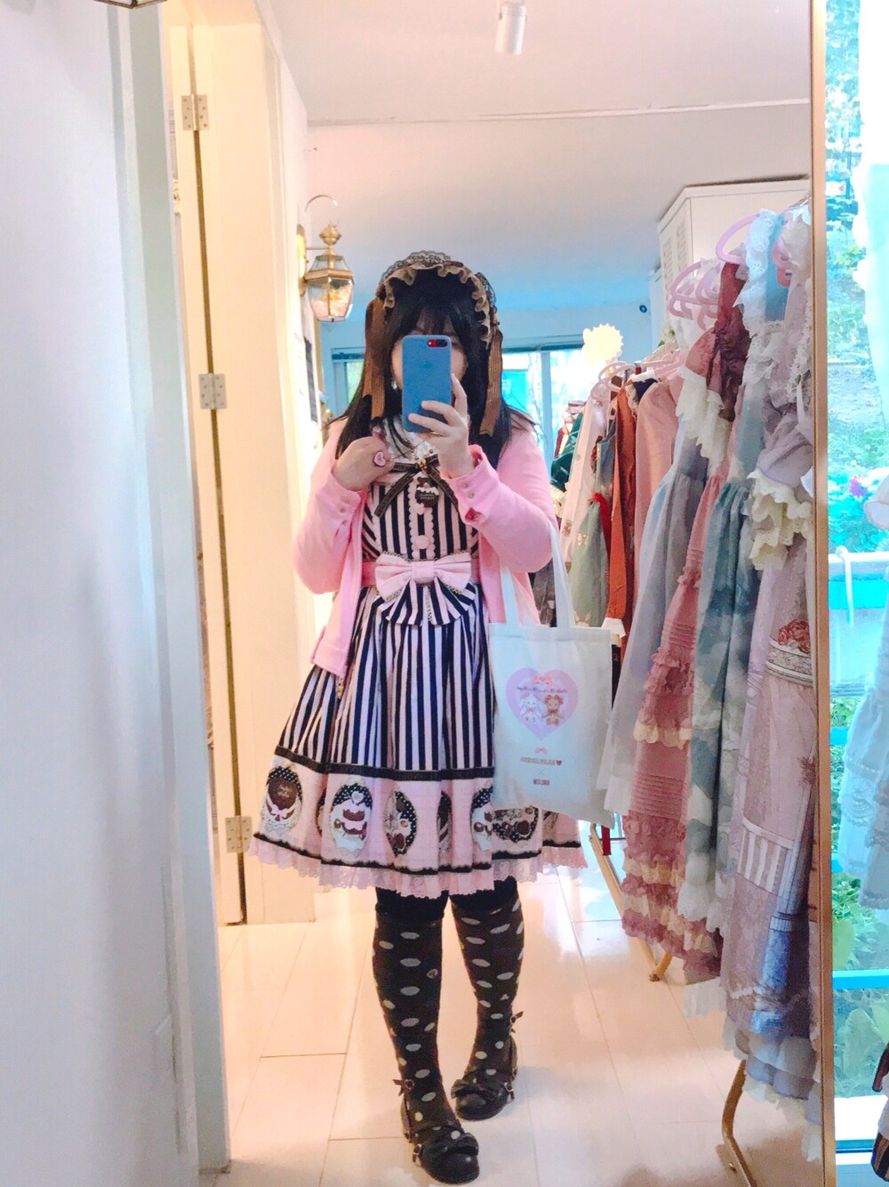 「lolitafashion、Angelic Pretty」｜「Angelic Prettyのアイテム（ワンピース、その他）」を使った、红糖玛丽さん（レディース・160cm）の秋コーディネートの1枚目の写真