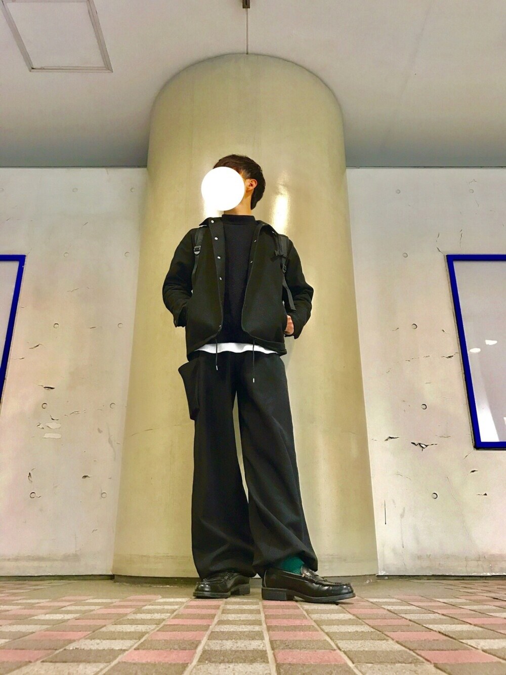 「シンプル、プチプラ、UNIQLO、ワイドパンツ、きれいめカジュアル」｜「SENSE OF PLACE by URBAN RESEARCHのアイテム（ナイロンジャケット、ブラック系）」を使った、®️ikuさん（メンズ・173cm）の春コーディネートの1枚目の写真