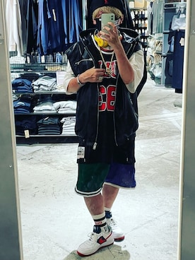 「Mitchell&Ness（ミッチェル&ネス）のアイテム（パンツ）」を使った、70eidjさん（メンズ・167cm）の春コーディネート