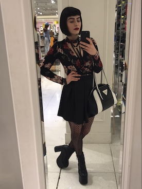 「UNIF（ユニフ）のアイテム（ブーツ）」を使った、Mallory Gutierrezさん（レディース・157cm）の冬コーディネート