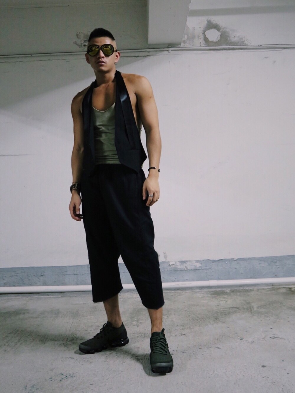 「NIKE、MM6 Maison Martin Margiela、Martin Margiela、hk、hkboy、projecteyewear、秋のコーデ、PANERAI、秋服、休日スタイル」｜「MM6 Maison Martin Margielaのアイテム（ジャケット/アウター、ブラック系）」を使った、joe wong さん（メンズ・173cm）の秋コーディネートの1枚目の写真