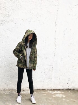 蒋艺joyさんのコーディネート