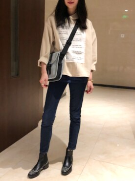 蒋艺joyさんのコーディネート