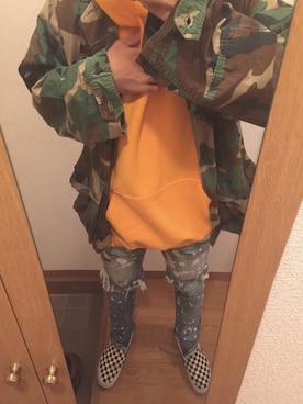 「off white」｜「アイテム（ミリタリージャケット）」を使った、TKさん（メンズ・164cm）の秋コーディネート