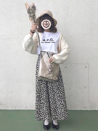 miyu使用「LOWRYS FARM（ハナクルミボタンＡラインスカート　828989）」的時尚穿搭