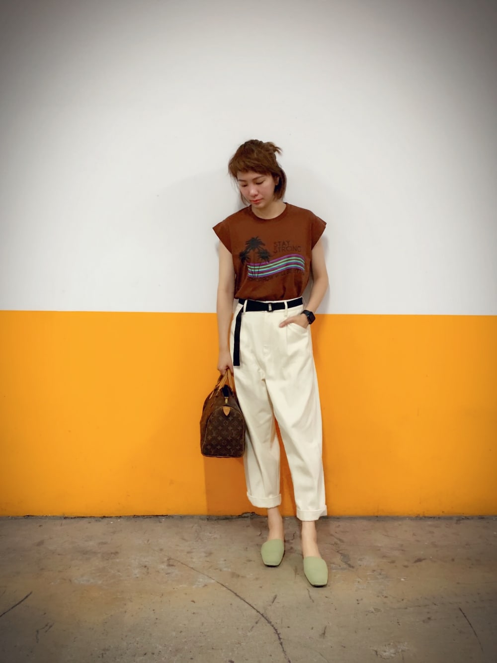 「東大門のアイテム（Tシャツ/カットソー、ブラウン系）」を使った、Tingさん（レディース・168cm）の夏コーディネートの1枚目の写真