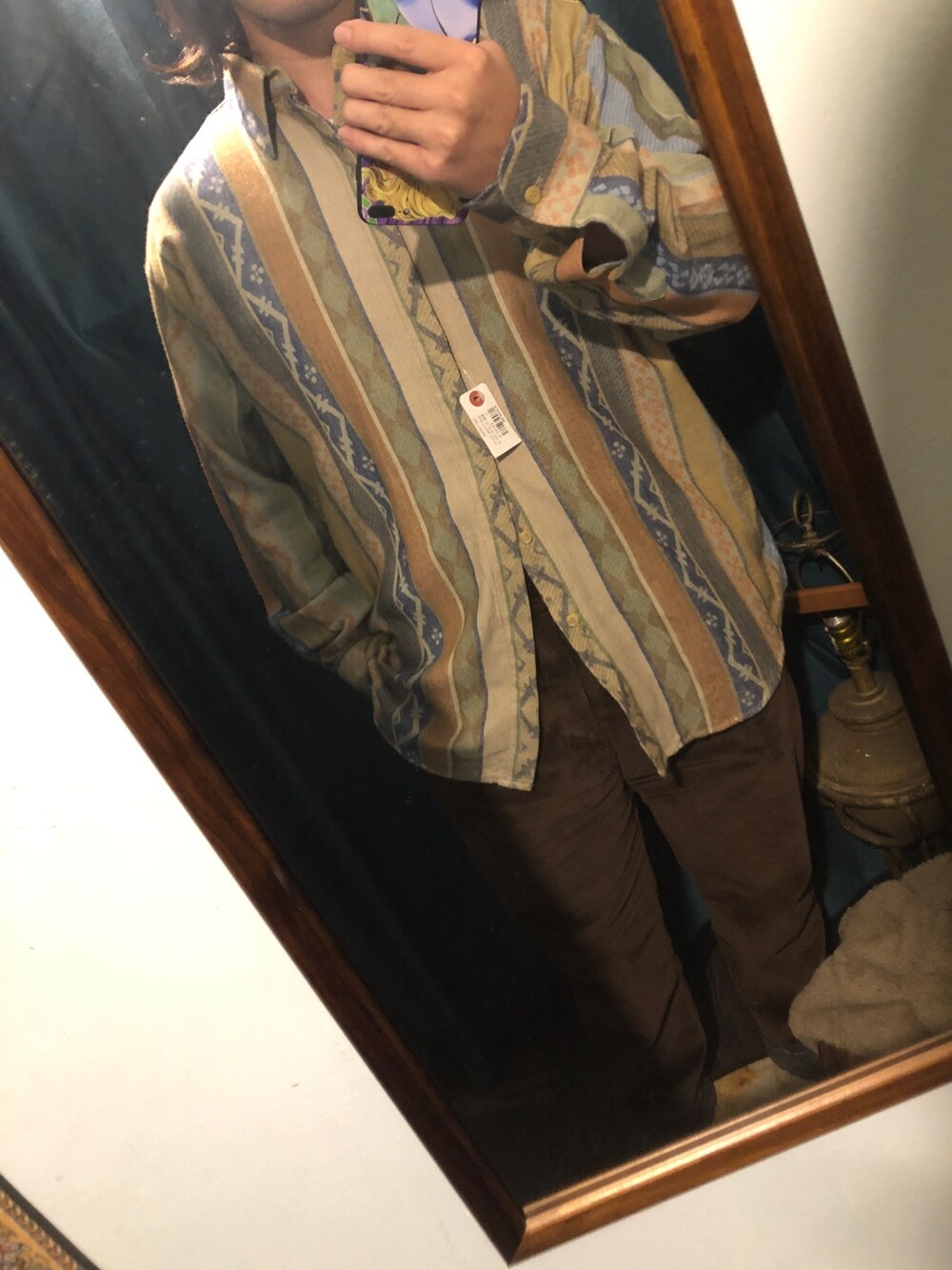 「VINTAGE、shirts、warm、wood」｜「古著のアイテム（シャツ/ブラウス、ベージュ系）」を使った、徐納森．徐斯達 さん（メンズ・167cm）の冬コーディネートの1枚目の写真