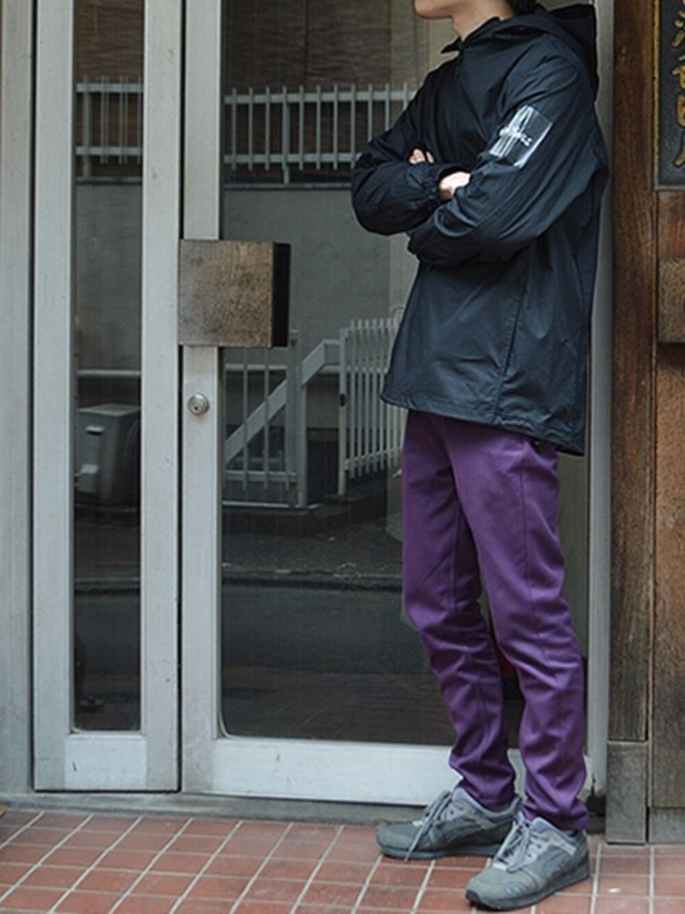 「マウンテンパーカー、ストリート、G-SHOCK、WILDTHINGS、モード、ワイルドシングス、春コーデ、アシックス、asics、アスレジャー」｜「WILD THINGSのWILDTHINGS / ワイルドシングス  MIG PULLOVER（マウンテンパーカー、ブラック系）」を使った、ROOPTOKYO　TO-YOさん（メンズ・175cm）の冬コーディネートの1枚目の写真