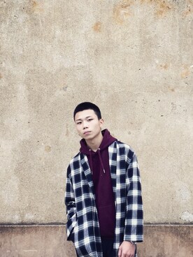 「oversize」｜「アイテム（チェスターコート）」を使った、Chingさん（メンズ・177cm）の冬コーディネート