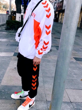 「424 CLOTHING（フォートゥーフォー クロージング）のアイテム」を使った、潮流Icon小胖达さん（メンズ・178cm）の冬コーディネート