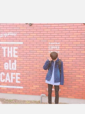 「カフェ」｜「アイテム（デニムジャケット）」を使った、よっしーさん（メンズ・175cm）の秋コーディネート