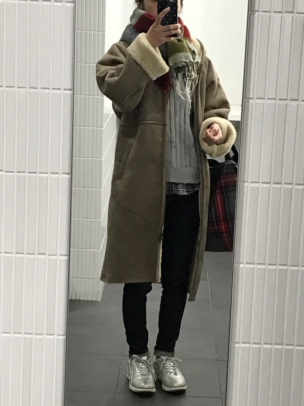 KBF フェイクムートンフードコートを使った人気ファッション