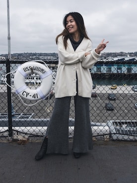 「UNITED TOKYO（ユナイテッドトウキョウ）のアイテム（スラックス、グレー系）」を使った、amberchauさん（レディース）の春コーディネート