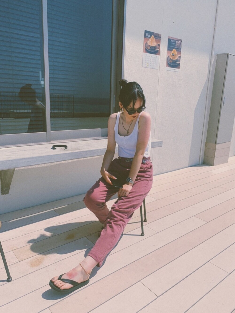 「ラクチンコーデ、プチプラ、お洒落さんとつながりたい、海、夏、ビーチサンダル」｜「Bershkaのアイテム（トップス、ホワイト系）」を使った、micoさん（レディース・166cm）の夏コーディネートの1枚目の写真