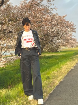 「moussy」｜「アイテム（ライダースジャケット）」を使った、みっちょさん（レディース・165cm）の春コーディネート