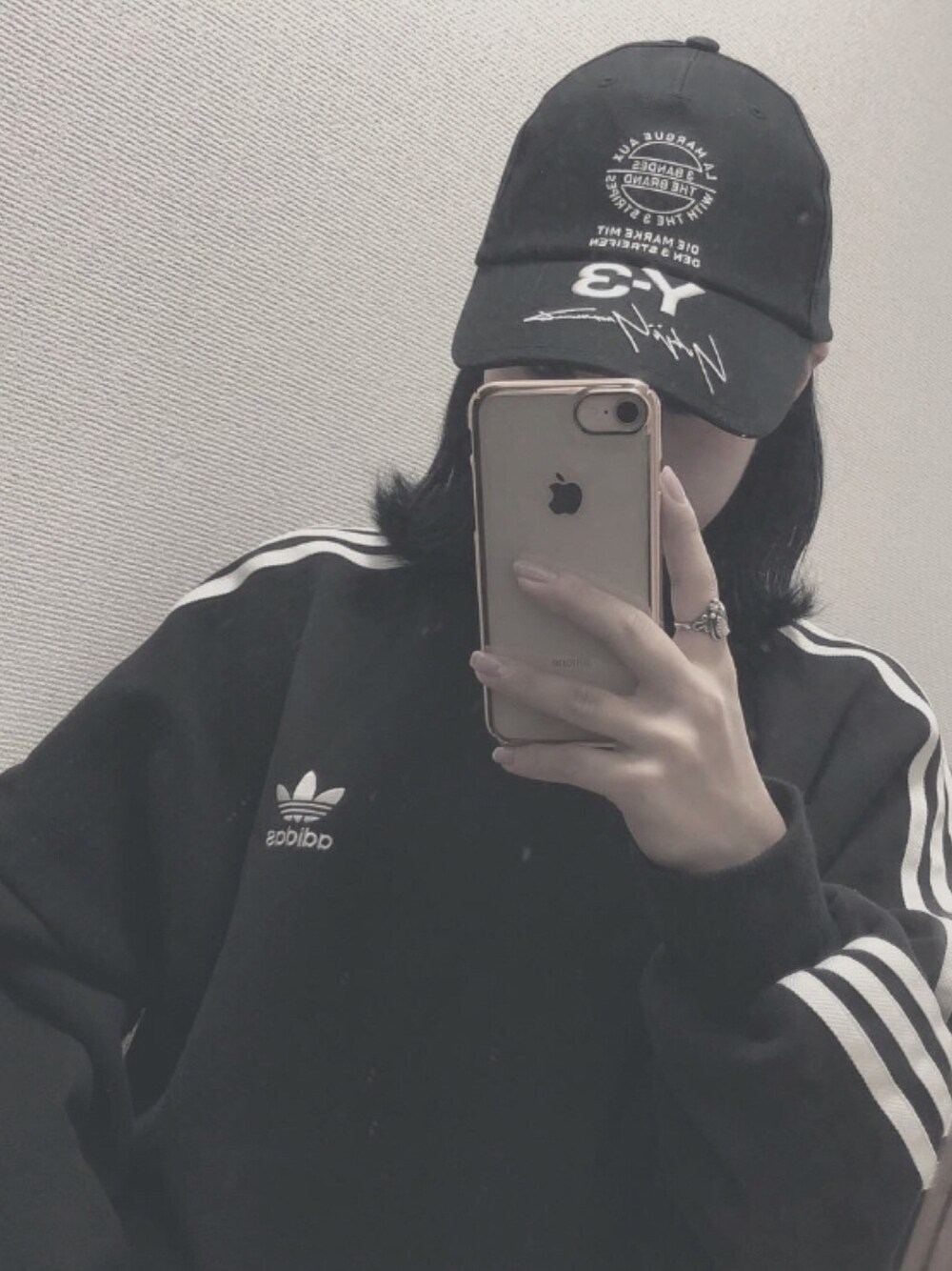 「ストリート、トレーナー、Y-3、yohjiyamamoto、キャップ、低身長、アディダス、アディダスオリジナルス」｜「Y-3のY-3 STREET CAP（キャップ、ブラック系）」を使った、のむ🅿︎さん（レディース・145cm）の春コーディネートの1枚目の写真